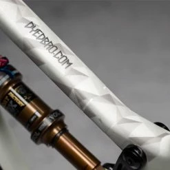 Dyedbro Kit De Protection Du Cadre - Géométrique 9 Dyedbro Kit De Protection Du Cadre - Géométrique -magasin de vélo 03 DBF11139