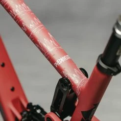 Dyedbro Kit De Protection Du Cadre - EWS Mountains - Blanc Mat 8 Dyedbro Kit De Protection Du Cadre - EWS Mountains - Blanc Mat -magasin de vélo 1403D80E EE96 4DC9 A2F3 127B00C7DFCB 1024x1024 2x