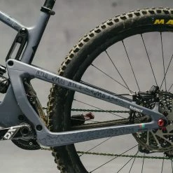 Dyedbro Kit De Protection Du Cadre - EWS Mountains - Noir Mat -magasin de vélo 900A58B7 D943 4CCC 9A88 69C7C8011A6E 1024x1024 2x